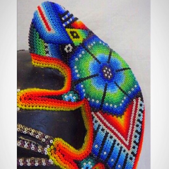 Intricately Beaded Chameleon Face Mask, Art Deco - Picture 3 of 3